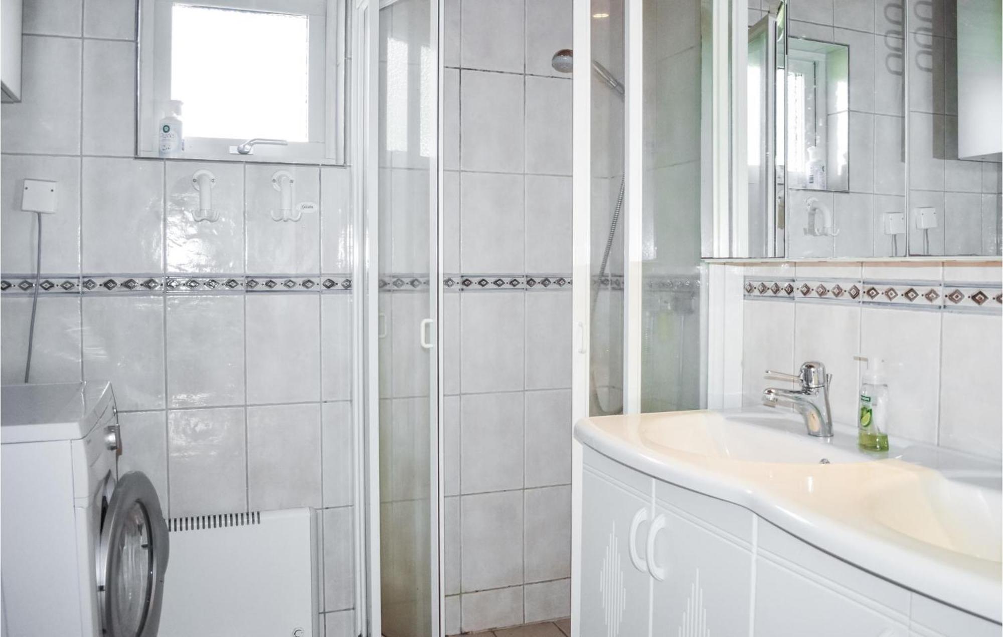 Gorgeous Home In Munka-Ljungby With Kitchen Exteriér fotografie