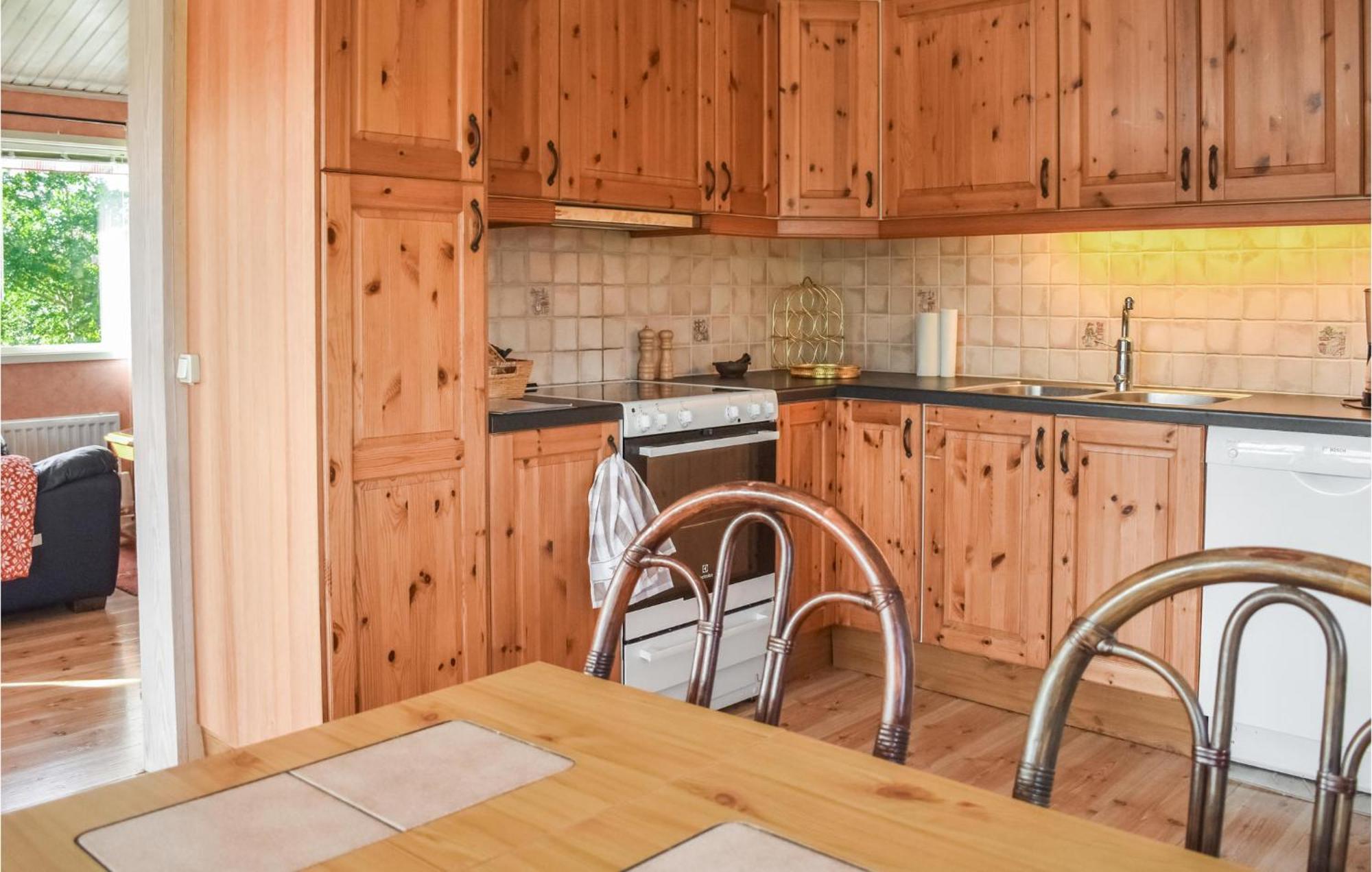 Gorgeous Home In Munka-Ljungby With Kitchen Exteriér fotografie