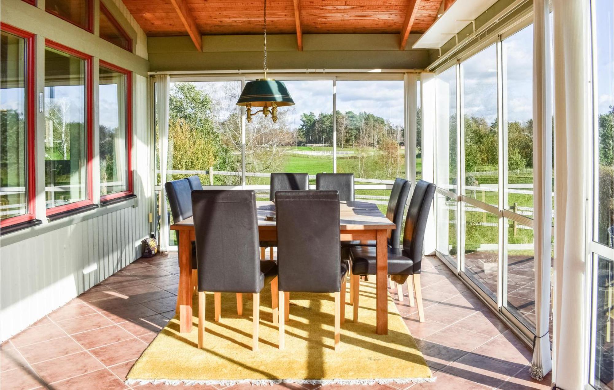 Gorgeous Home In Munka-Ljungby With Kitchen Exteriér fotografie