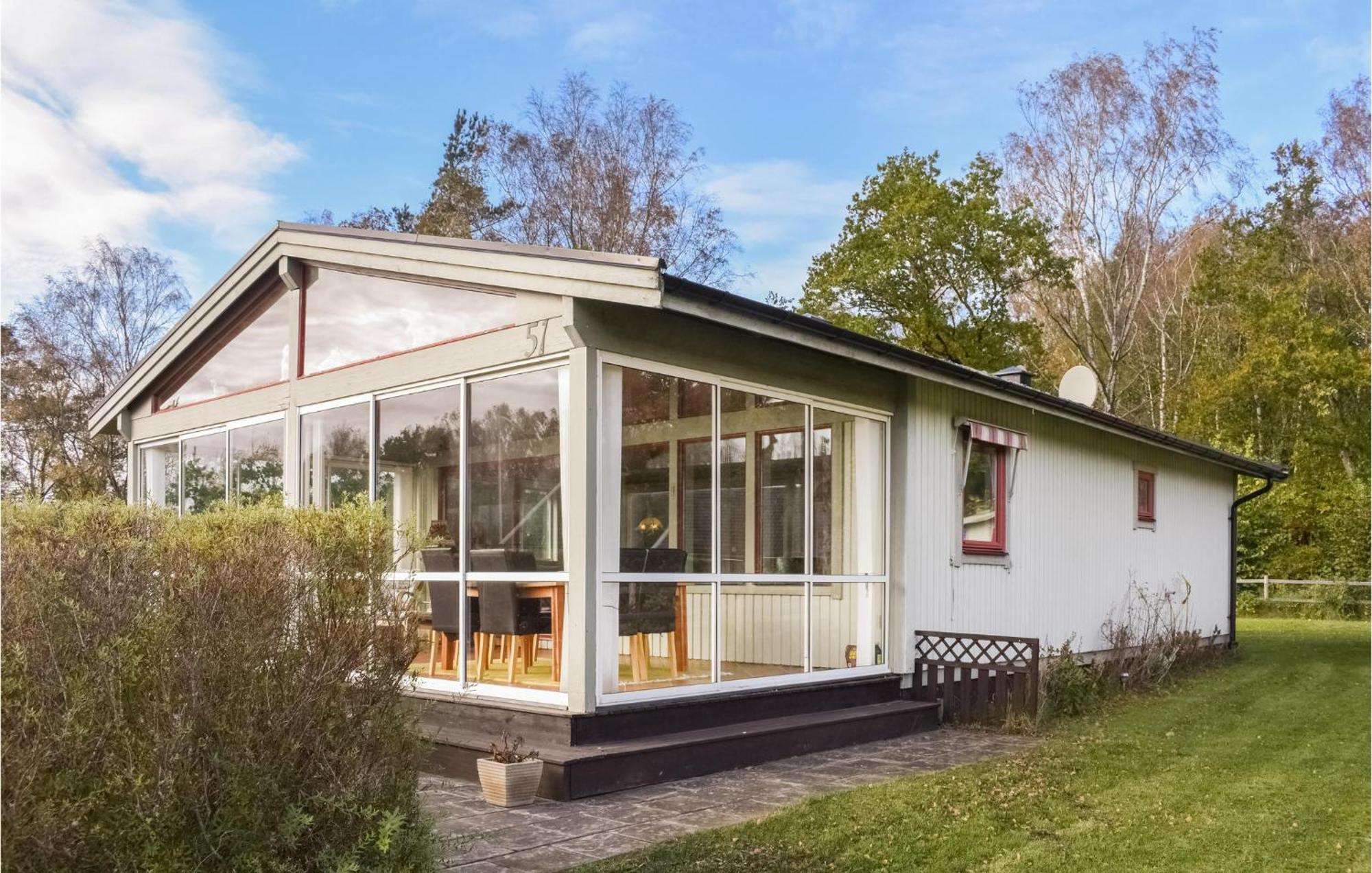 Gorgeous Home In Munka-Ljungby With Kitchen Exteriér fotografie